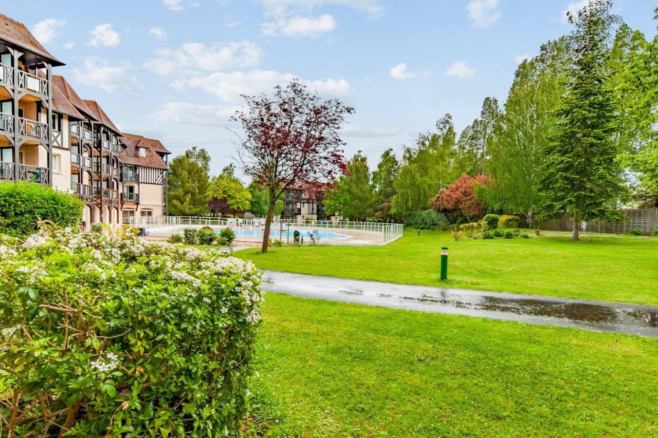 Charming Flat In A Residence With Pool - Deauville - Welkeys Exterior foto